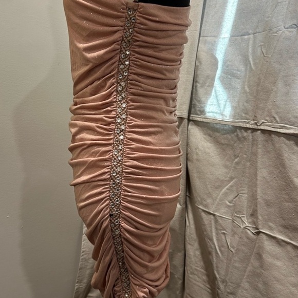 Paper Doll one shoulder mini dress size medium pink with gold shimmer - Picture 11 of 11